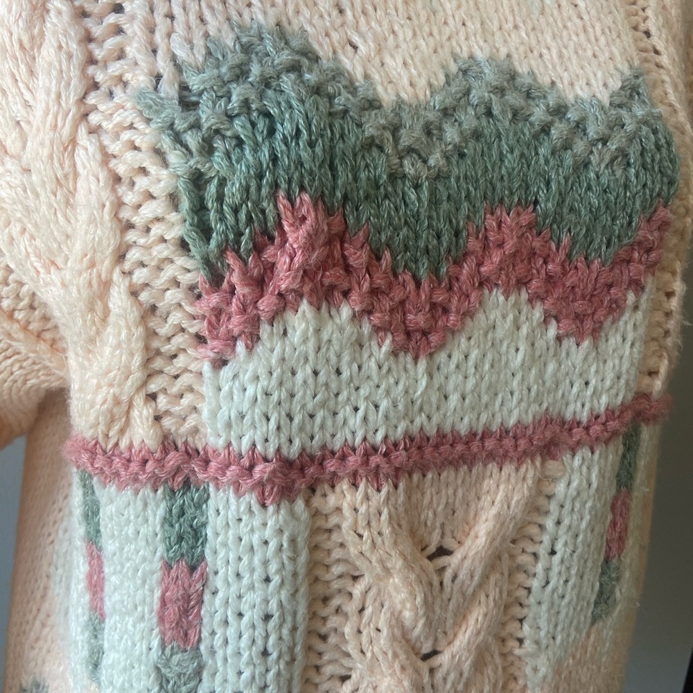 Bramble Lane Sz M Hand Knitted Cable Knit Sweater Coral w/ Green & Rust Accents - Picture 5 of 13